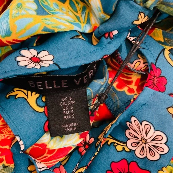 FLORAL BLOUSE 🌸 - Picture 7 of 8